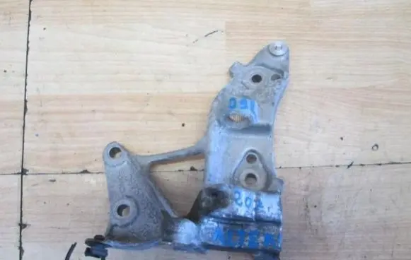 Peugeot 207 Radiator mount bracket 9648555377
