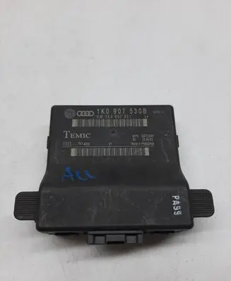 Audi A3 S3 8P Gateway control module 1K0907530B