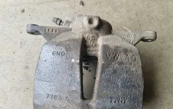 Audi Q3 F3 Front brake caliper 3C0615124 5G0615124B 5QF106F
