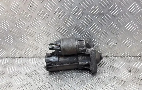 Renault Megane III Starter motor 820083647b