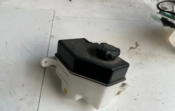 KIA Rio Coolant expansion tank/reservoir