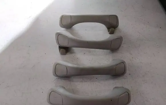 Volvo V70 A set of handles for the ceiling 13550