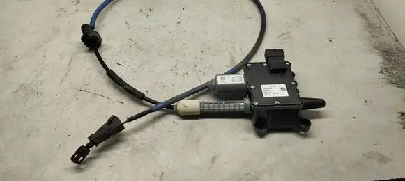 Peugeot 5008 Hand brake control module 0204706360 3111710