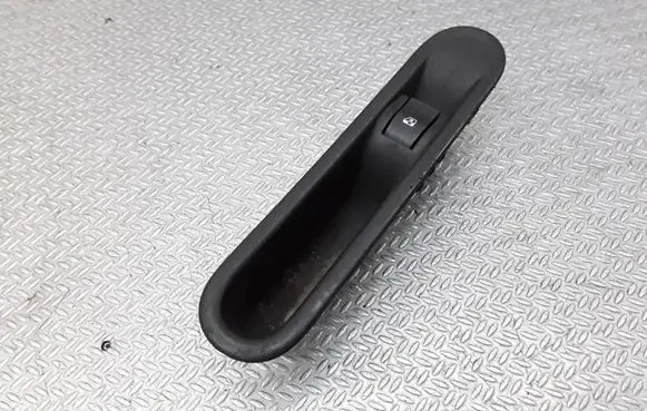 Renault Espace - Grand espace IV Electric window control switch 8200327947