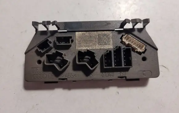 Multifunctional control switch/knob