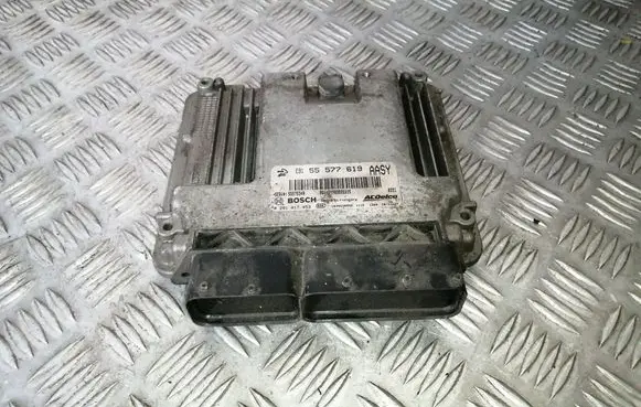 Opel Insignia A Engine control unit/module 55577619 0281017453 555575349