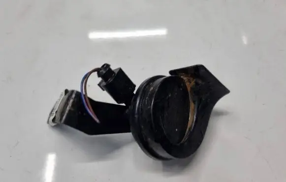 Audi Q3 8U Horn signal A050690
