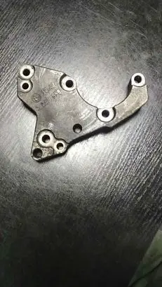 BMW 5 E39 Power steering pump mounting bracket 2247556