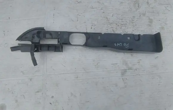 Ford Focus Fender end trim 4M51A02476A D2L4A