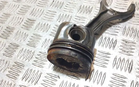 Audi A5 8T 8F Piston 