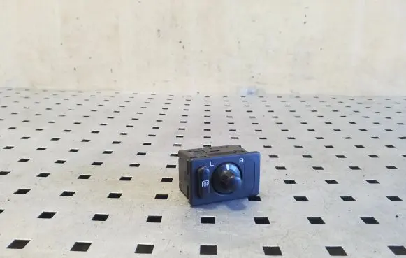 Subaru Legacy Wing mirror switch