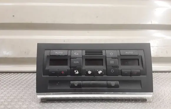 Audi A4 S4 B7 8E 8H Climate control unit 8E0820043AJ