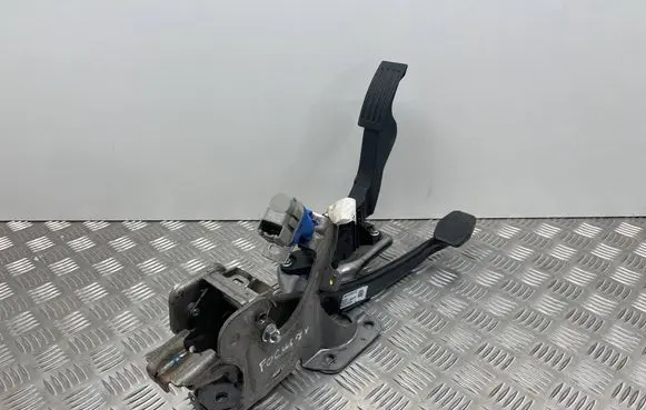 Ford Focus Pedal assembly JX612D094AD JX619F836AC