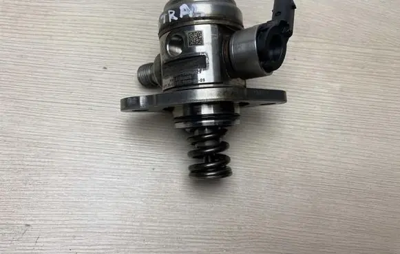 Renault Austral Fuel injection high pressure pump 166307520R