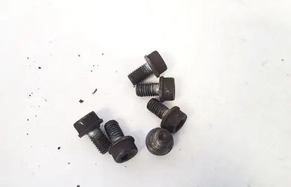 Volkswagen PASSAT B5.5 Nuts/bolts 