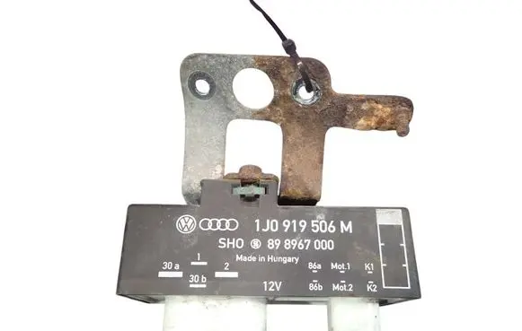 Skoda Fabia Mk1 (6Y) Fan control module 