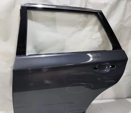 Subaru Outback (BS) Rear door