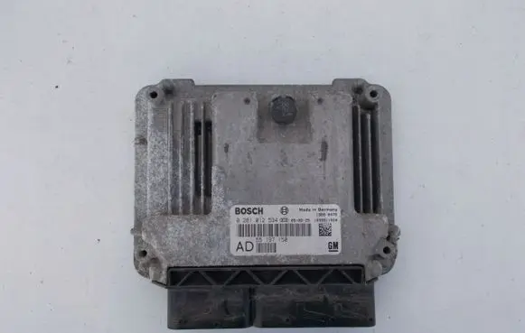Opel Vectra C Engine control unit/module 55197150