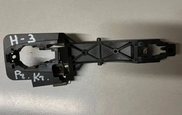 Hyundai i30 Front door exterior handle/bracket 