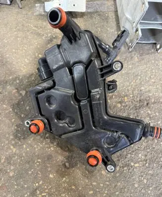 Mercedes-Benz C AMG W205 Oil breather separator A1770782300 72416923 S025106