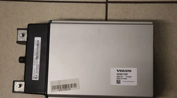 Volvo XC60 Hybrid / electric car battery 32301105