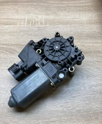 Audi A8 S8 D2 4D Rear door window regulator motor 4D0959802F 119023113