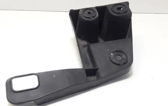 BMW X3 E83 Bumper support mounting bracket corner 12125310