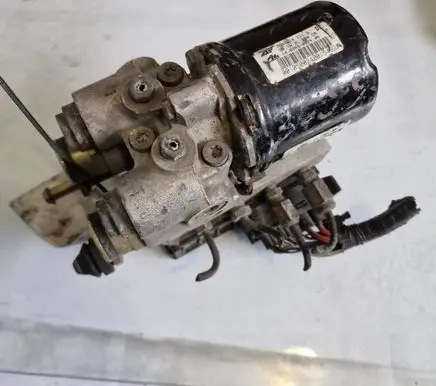 Volkswagen Sharan ABS Pump 7M0614111B 0010500240015492 95VW2L580CA