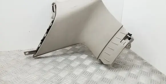 (D)pillar trim (top)