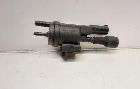 Mercedes-Benz C W204 Vacuum valve 0025407097