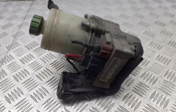 Skoda Fabia Mk1 (6Y) Power steering pump 6Q0423155A