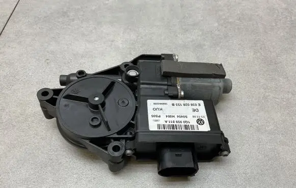Volkswagen Eos Rear door window regulator motor 1Q0959811A
