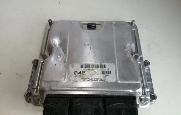 Volvo S40, V40 Engine control unit/module 0281010441 8200126494 8200065996