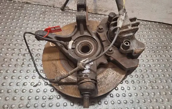 Front wheel hub spindle knuckle