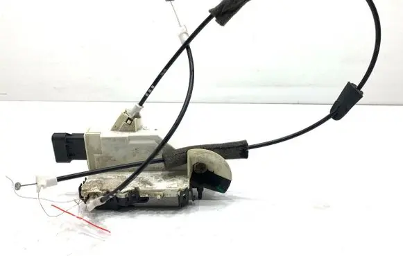Peugeot 308 Front door lock 9135CH