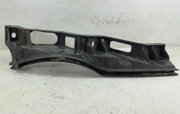 Volkswagen PASSAT B6 Front bumper mounting bracket 3C0807889