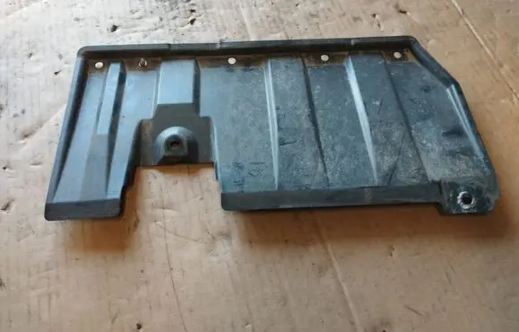 Rear underbody cover/under tray