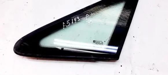 Opel Zafira A Front triangle window/glass 