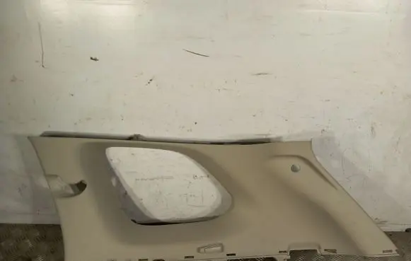 Mitsubishi Outlander (D)pillar trim (top) 1230A692