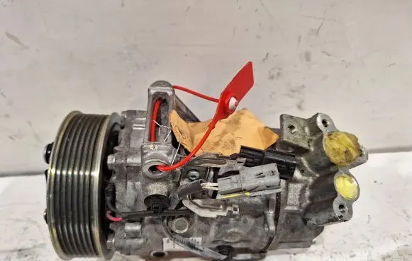 Renault Captur Air conditioning (A/C) compressor (pump) 926005450R