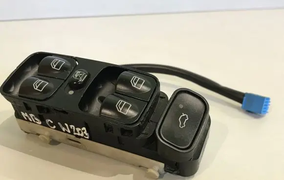Mercedes-Benz C W203 Electric window control switch A2038210679 501955