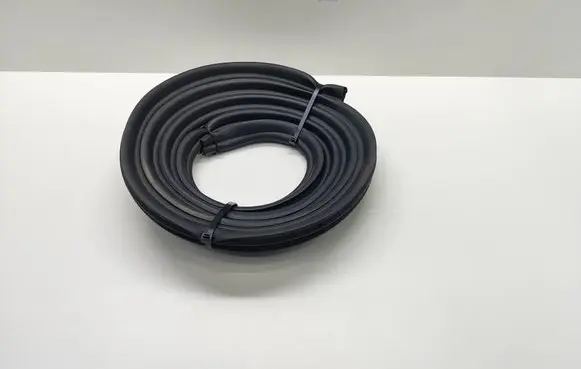 BMW 7 G11 G12 Front door rubber seal 7336046