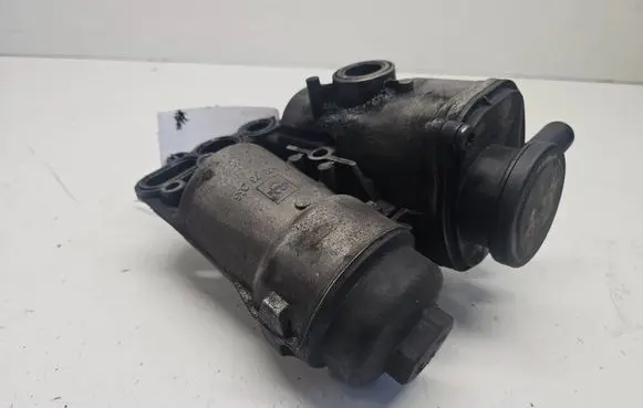 Volvo S60 Oil filter mounting bracket 08642839