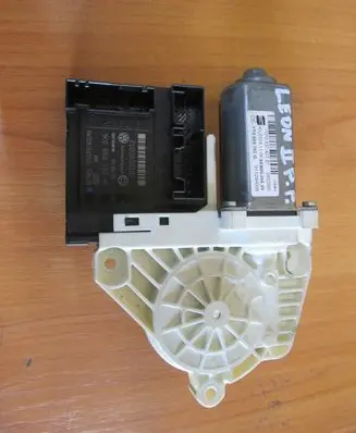 Seat Leon (1P) Front door electric window regulator 1P0837402E 1T0959702G S1129H008