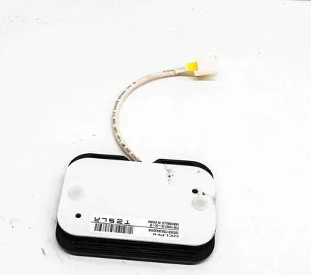 Tesla Model S Other devices 100577800B