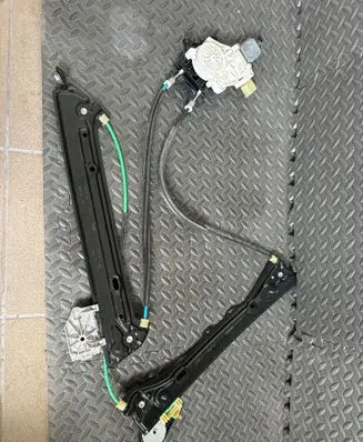 BMW 4 F32 F33 Front door window regulator with motor 985159102 938589100