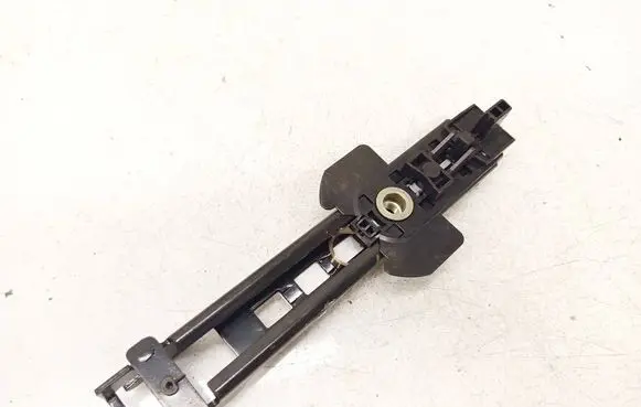 Volkswagen Touareg I Seat belt adjustment rail 7L0857819F