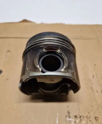 BMW 5 F10 F11 Piston 7812585