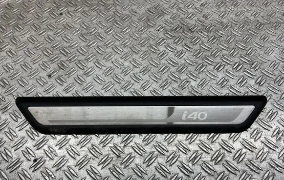 Hyundai i40 Front sill trim cover 858833Z100