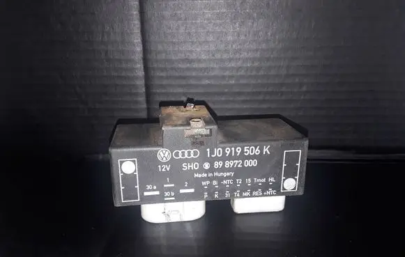 Volkswagen Golf IV Coolant fan relay 1J0919506K